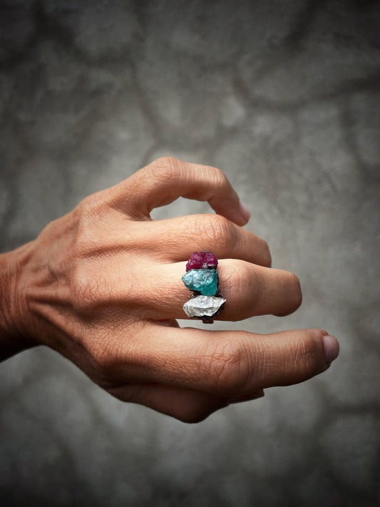 Copper ring with spinel and apatite | US sizes 9-10