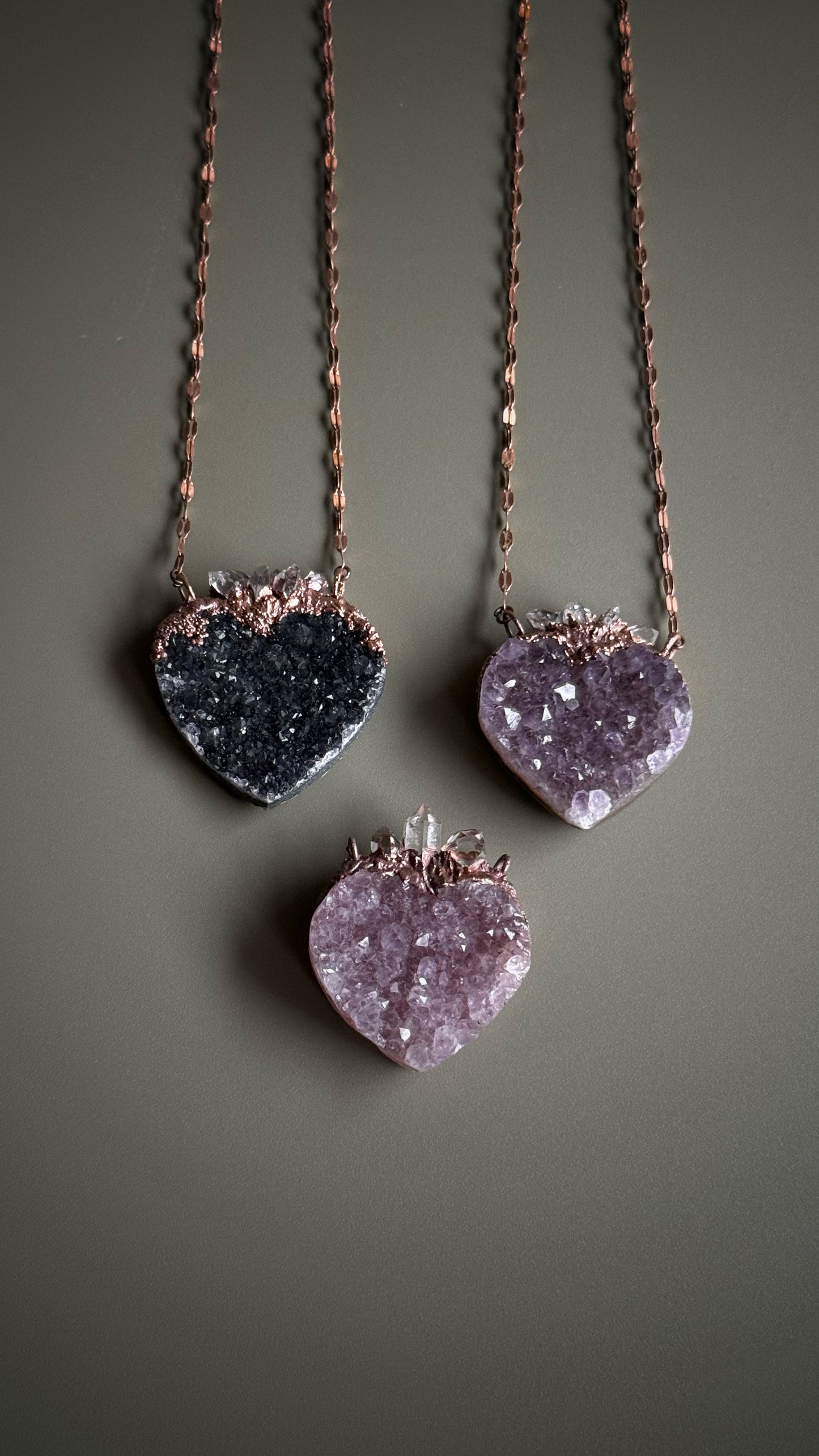 Ex voto in ametista scura