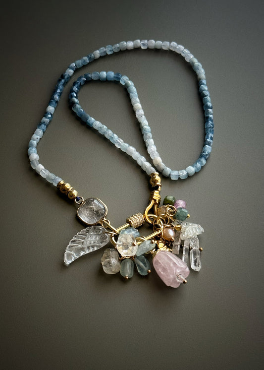 Girocollo artigianale in acquamarina sfaccettata con ciondoli componibili e gancio dorato – Mod.32 Ebbijoux