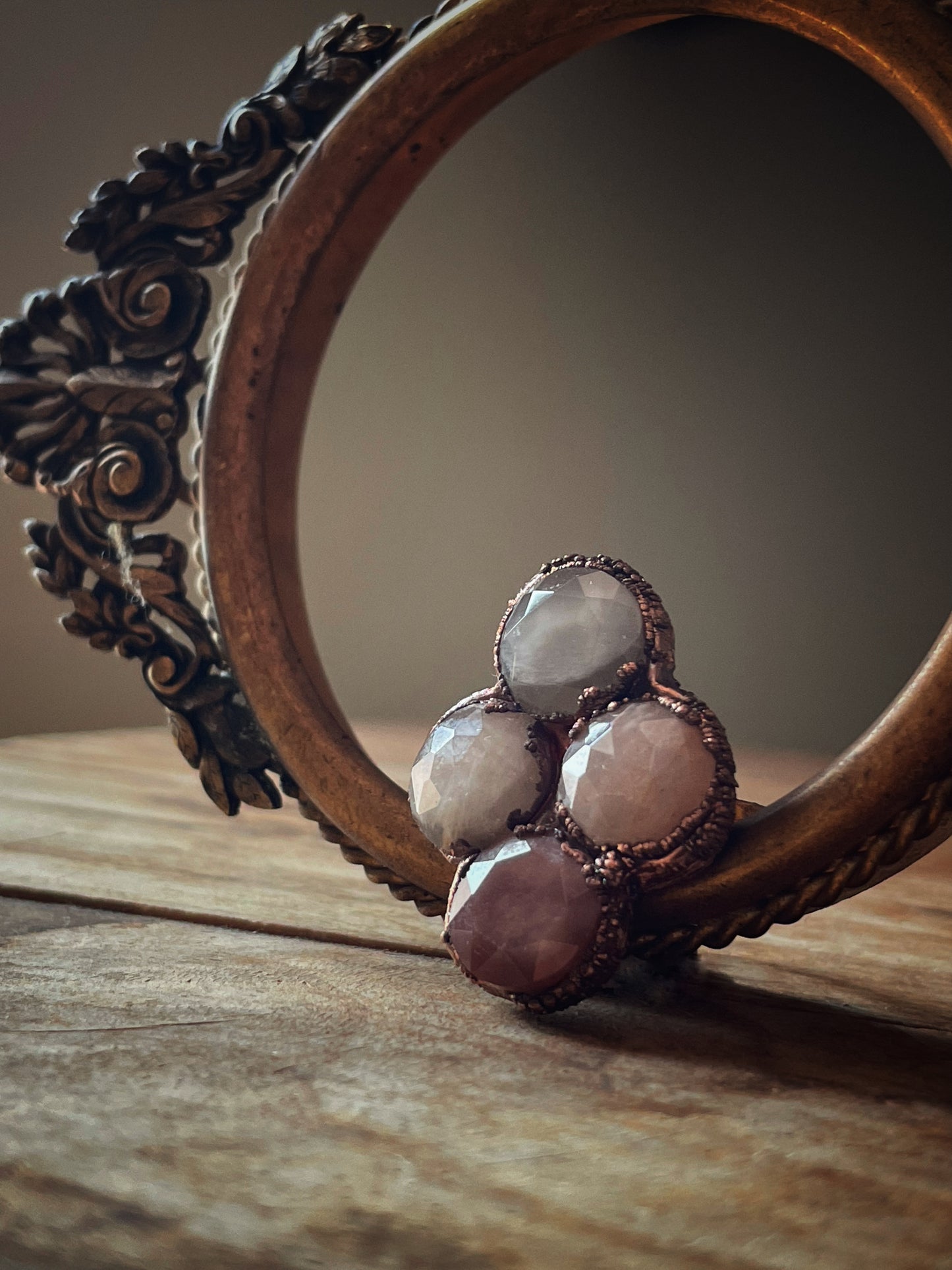 Anello con pietre del sole mis.7