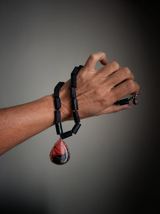 Collana con tormalina nera e goccia di diaspro Picasso