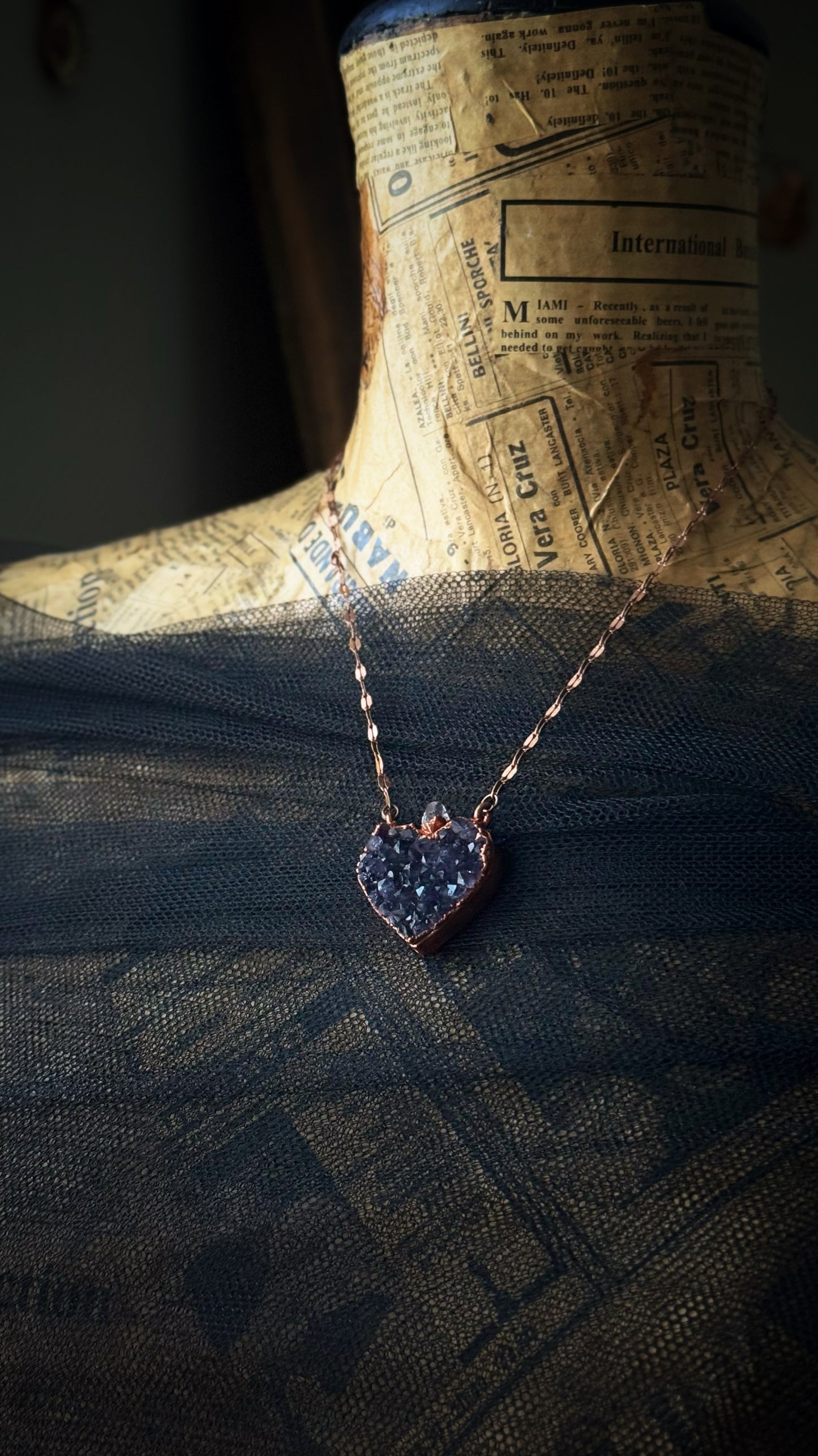 Ex voto in ametista scura