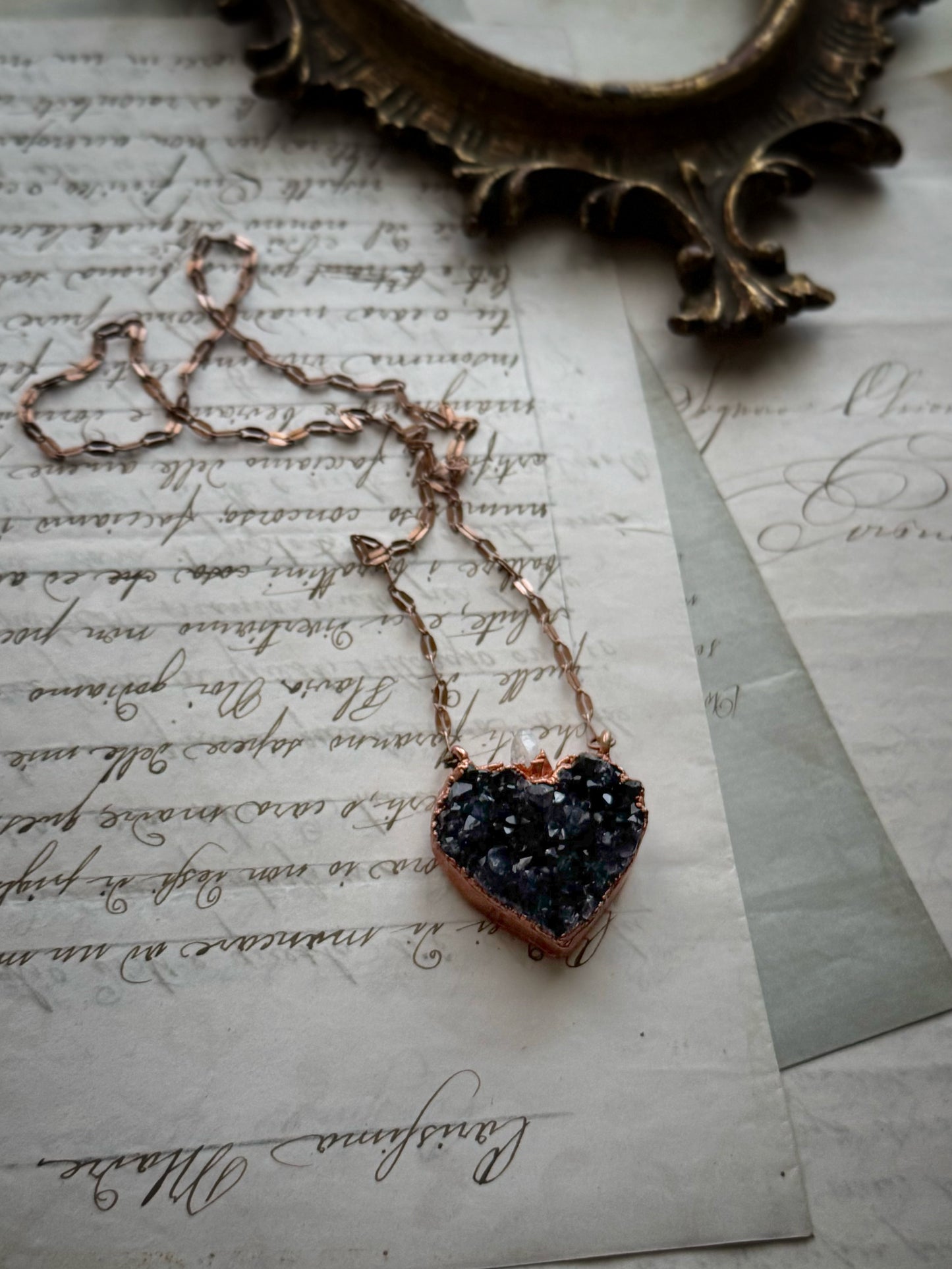 Ex voto in ametista scura