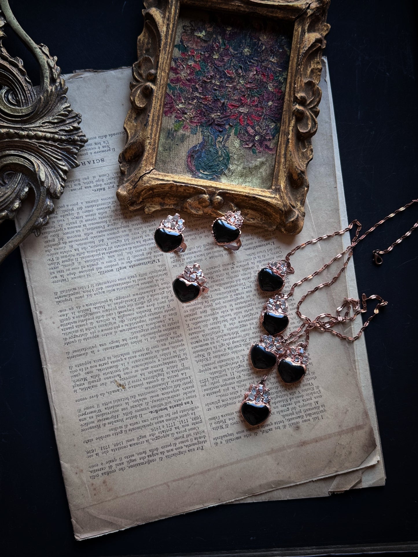 Anello cuore sacro in agata nera e diamantini di Herkimer