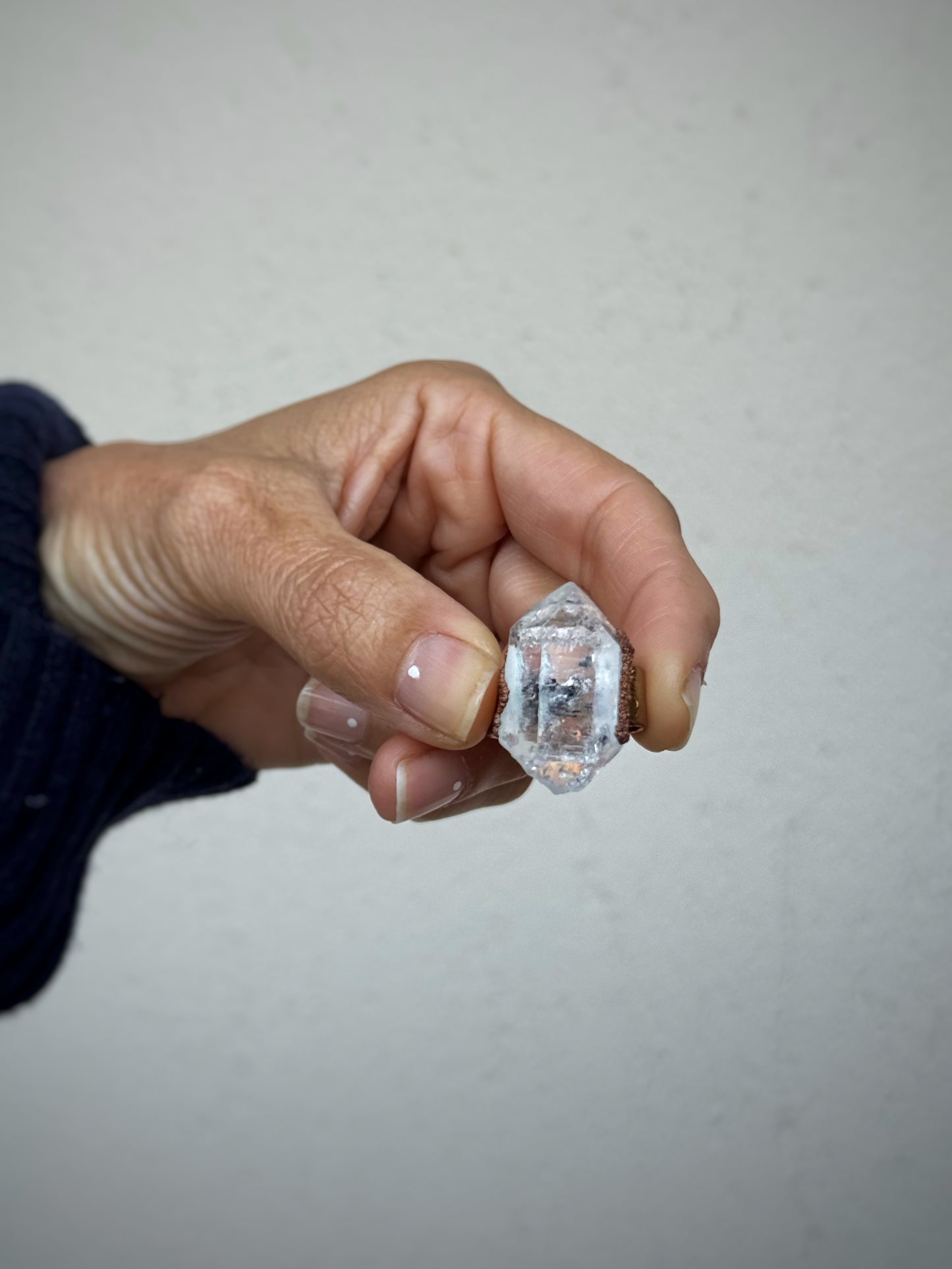 Anello con grande pietra di Herkimer a doppia punta Mis. 9