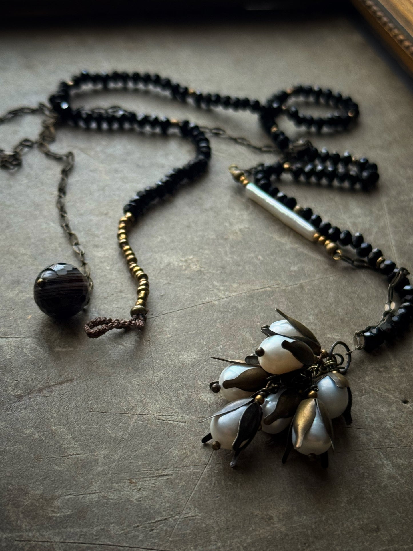 Collana lunga con grappolo di perle e Agata Botswana