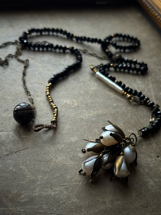 Collana lunga con grappolo di perle e Agata Botswana