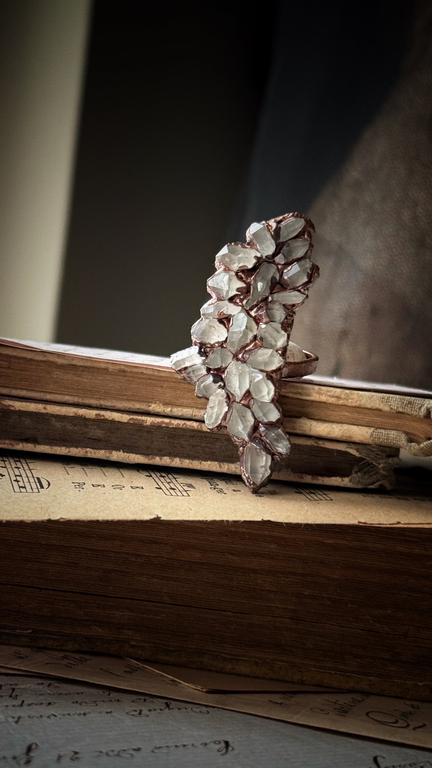 Anello in rame con pavé di Quarzi Herkimer mis.8