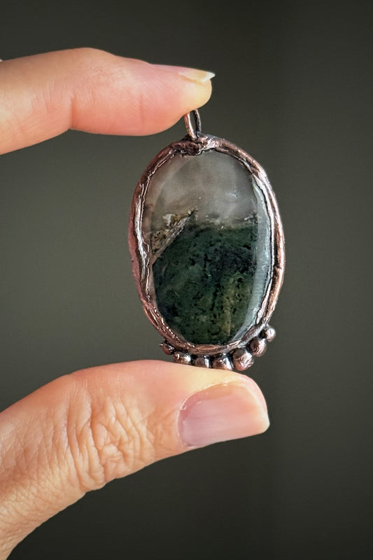 Ciondolo ovale con Agata Muschio e decorazione