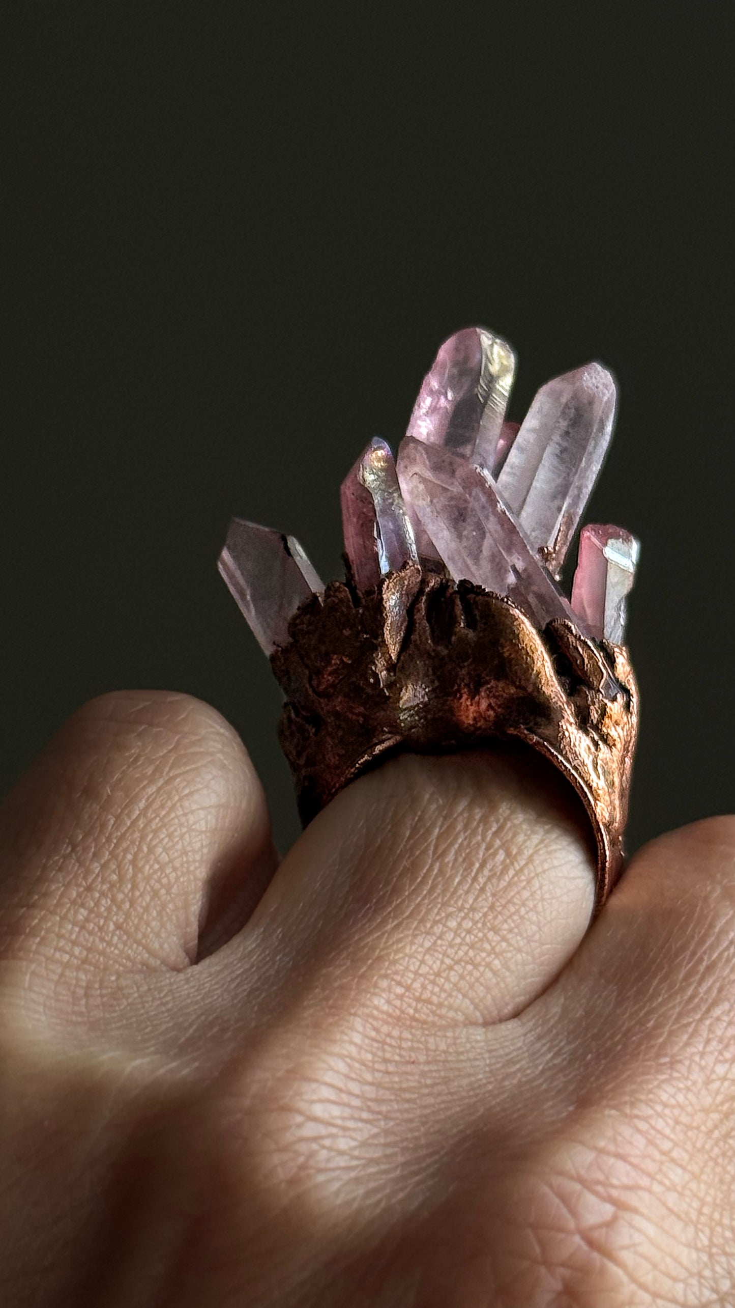 Anello con punte di quarzo aura rosa Mis. 7-10