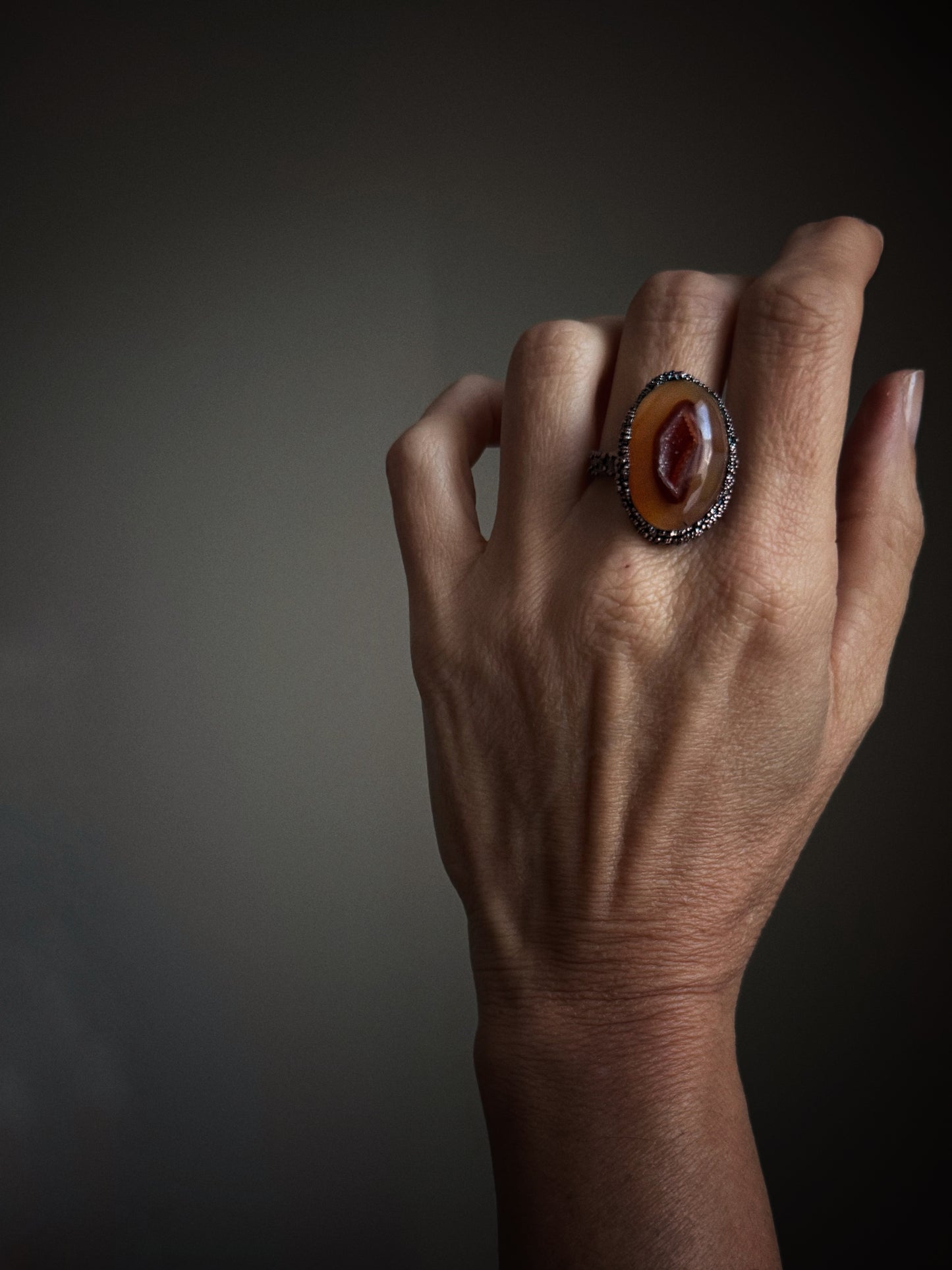 Anello in Rame brunito con Geode di Agata Caramello - Misura 8 US (18mm)