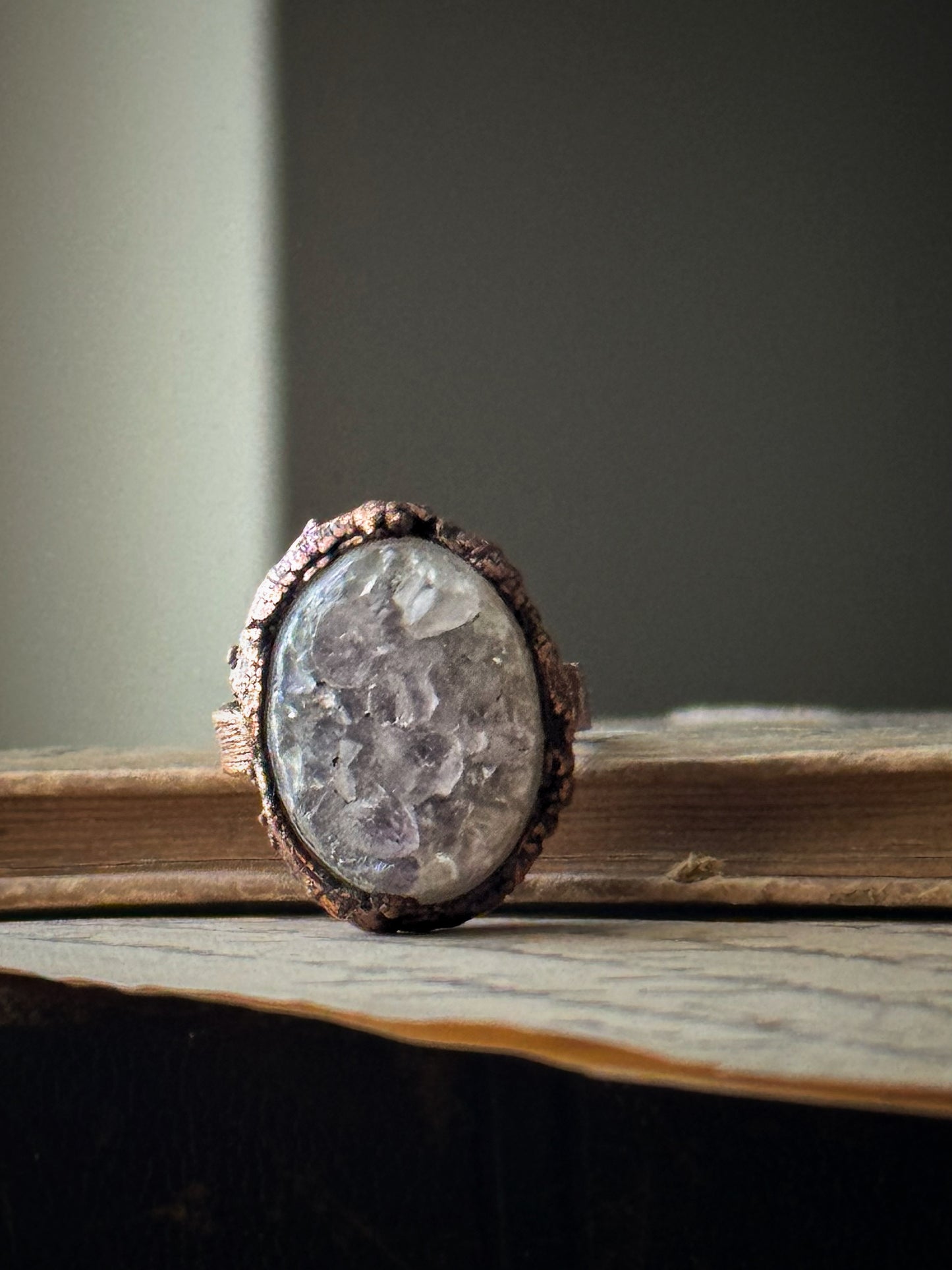 Burnished Copper Ring with Lilac Gray Amethyst Druse - Size 7 (17mm)
