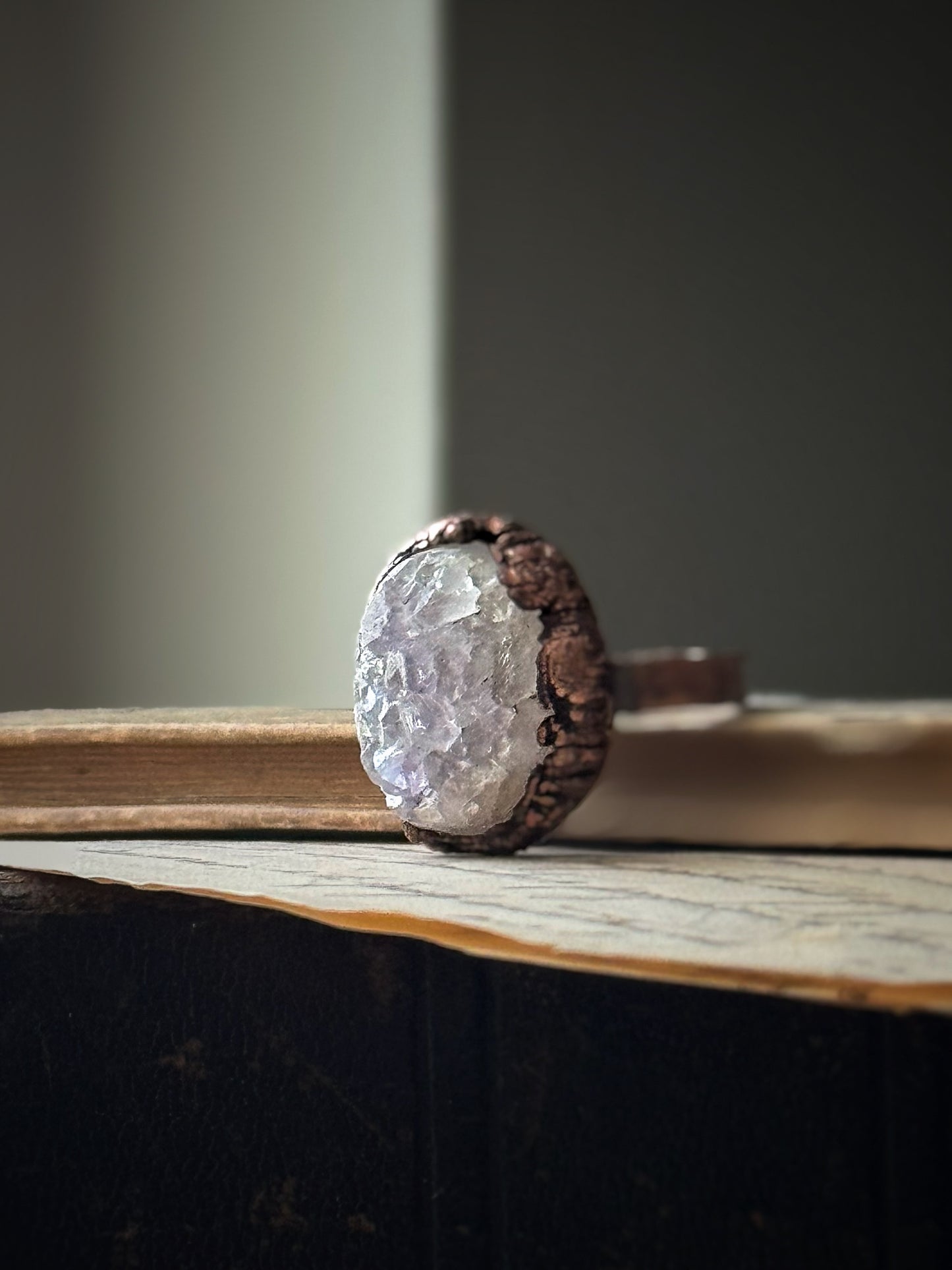 Burnished Copper Ring with Lilac Gray Amethyst Druse - Size 7 (17mm)