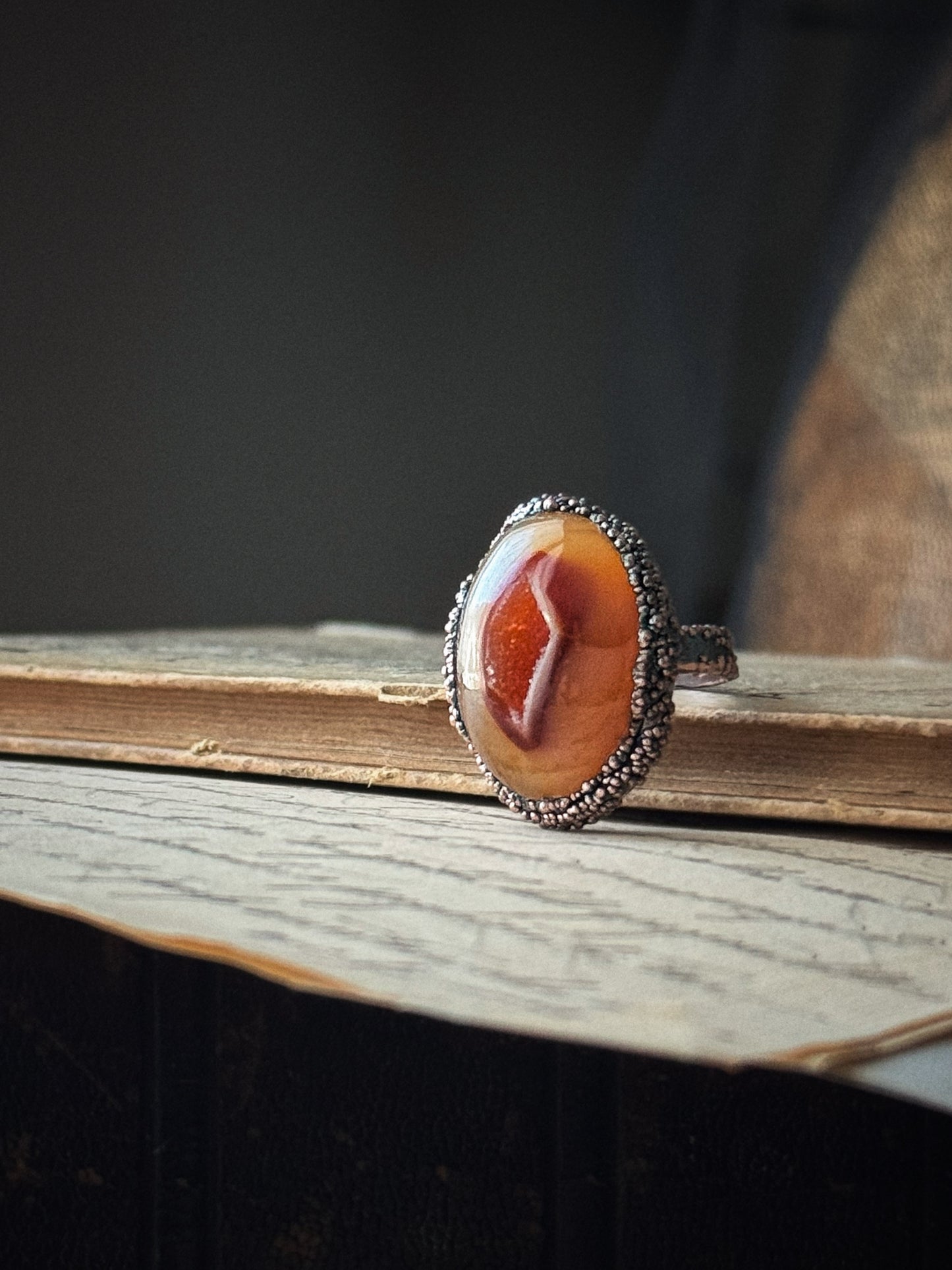 Anello in Rame brunito con Geode di Agata Caramello - Misura 8 US (18mm)