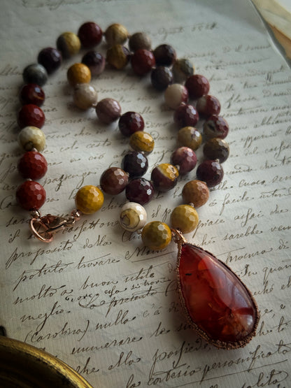 Mookaite Choker and Carnelian Pendant - 49cm Handmade Necklace | Ebbijoux