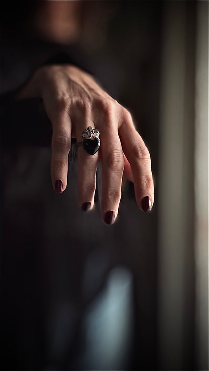 Sacred heart ring in black agate and Herkimer diamonds