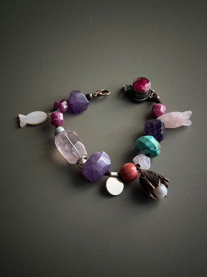 Bracelet with Amethysts, Mixed Stones and Pendants - Model 04