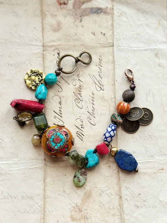 Bracciale Multicolore con Pietre Miste e Ciondoli - Modello 01