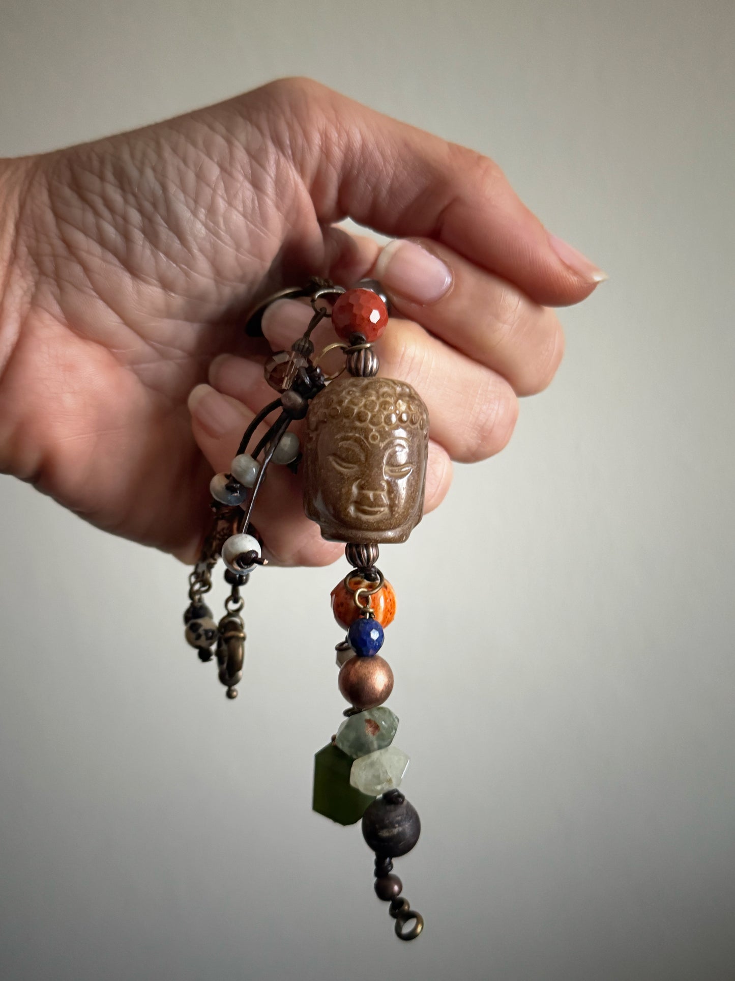 Bracciale con testa di Buddha, Pietre Miste e Ciondoli - Modello 02