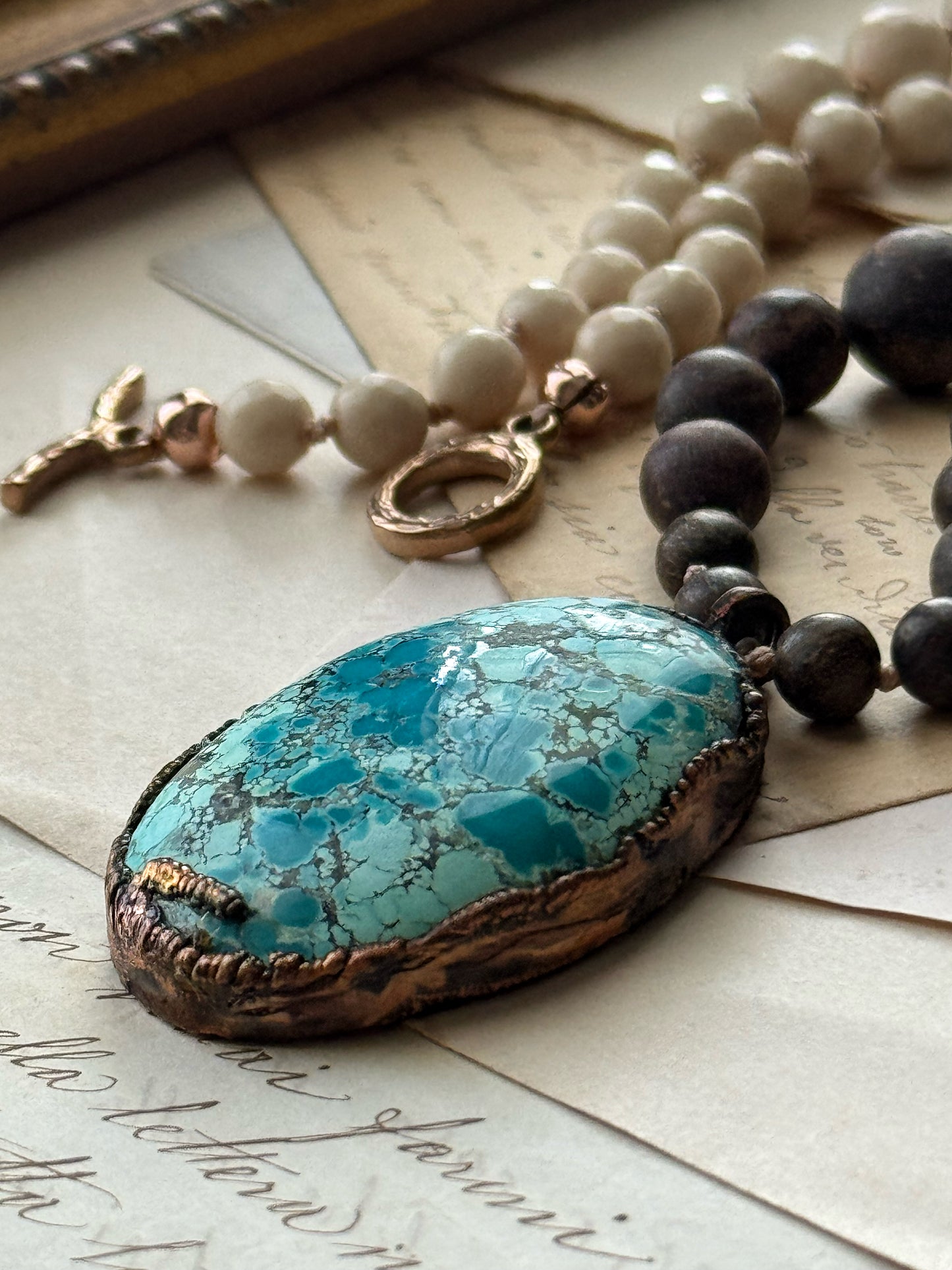 Long necklace with Arizona turquoise and natural stones