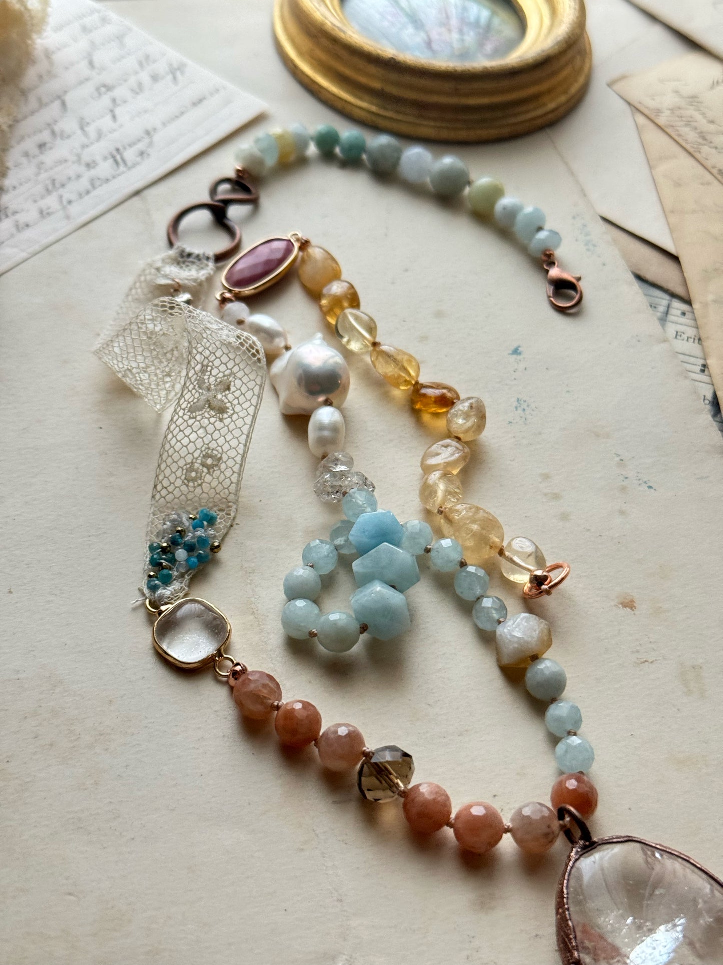 Collana Quarzo Himalayano con Pizzo Antico - Pezzo Unico