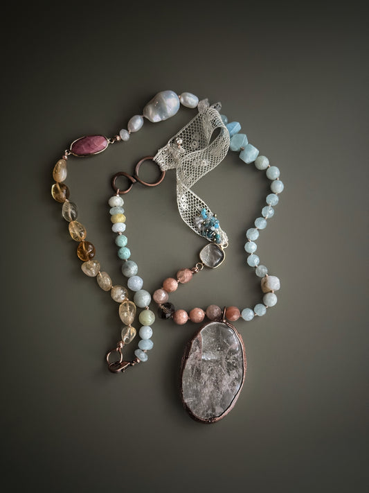 Collana Quarzo Himalayano con Pizzo Antico - Pezzo Unico
