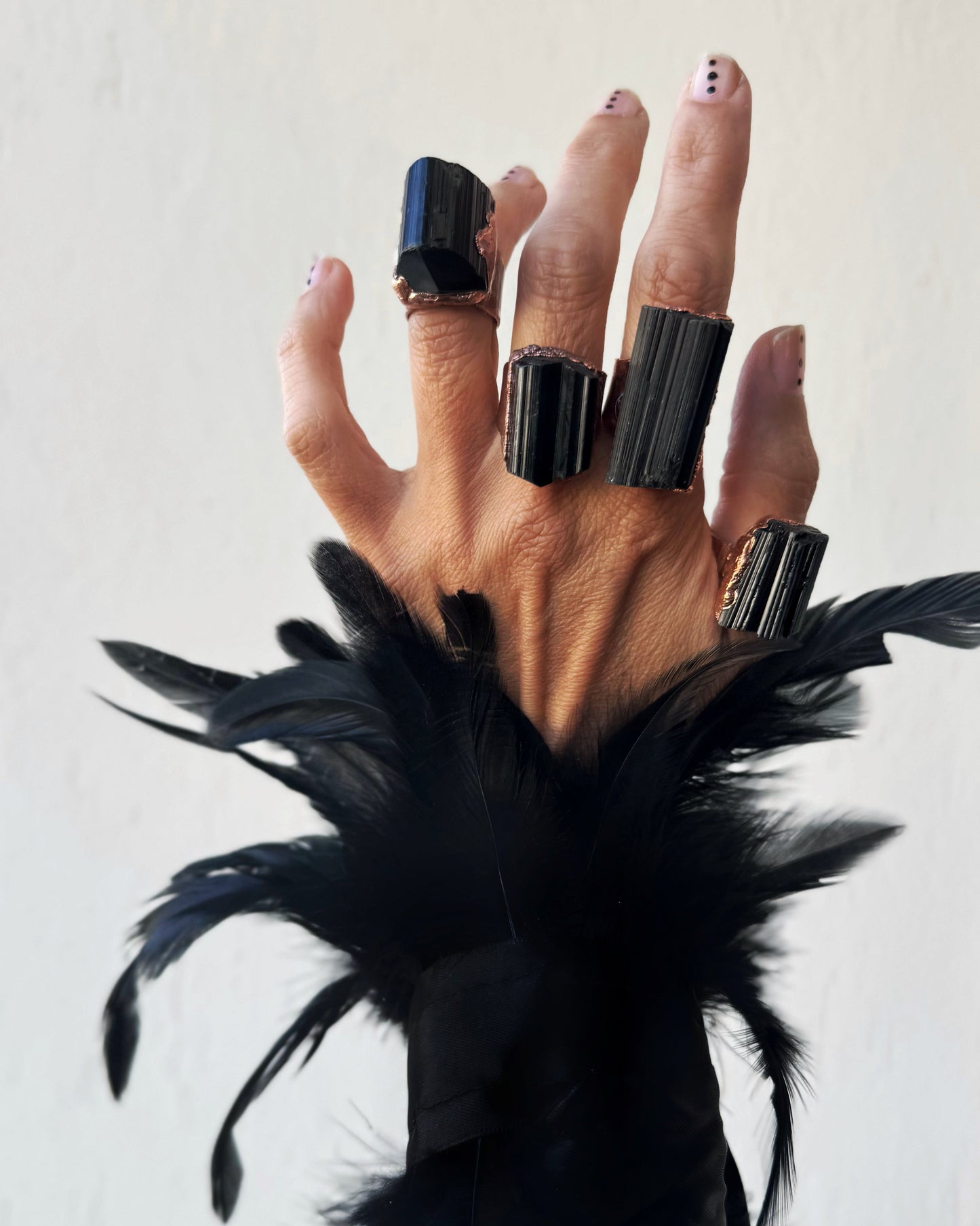 Anello con Tormalina nera grezza