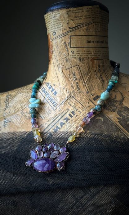 Degradè choker with amethyst element