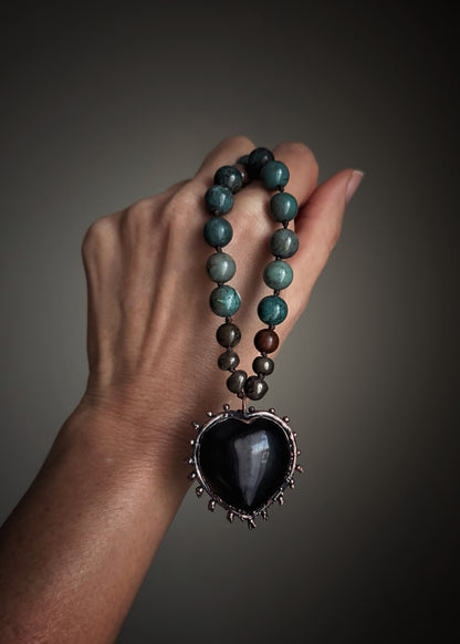 Blue Howlite Choker with Gothic Obsidian Heart – Ebbijoux