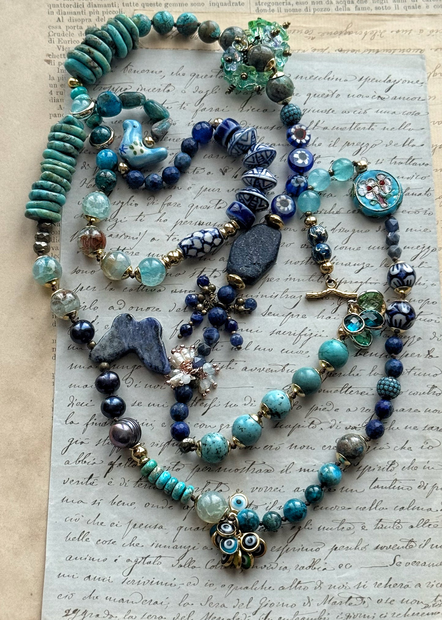 Long necklace with blue stones and pendants - Model 07