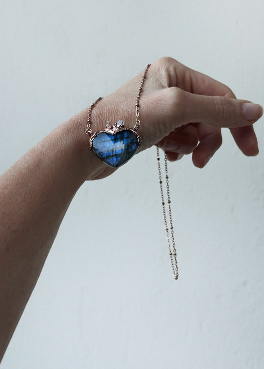 Collana Ex Voto Cuore Sacro Labradorite e Quarzo Herkimer - Pezzo Unico