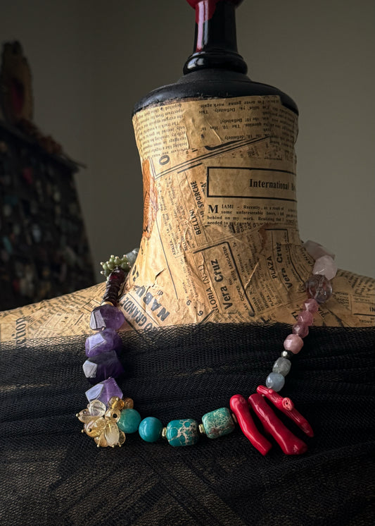 Colorful necklace with mixed stones and coral - Model 13