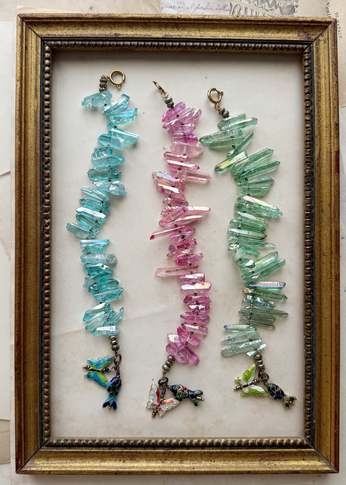 Bracciale Quarzo Aura con Charm Cloisonné – Fatto a Mano | Ebbijoux