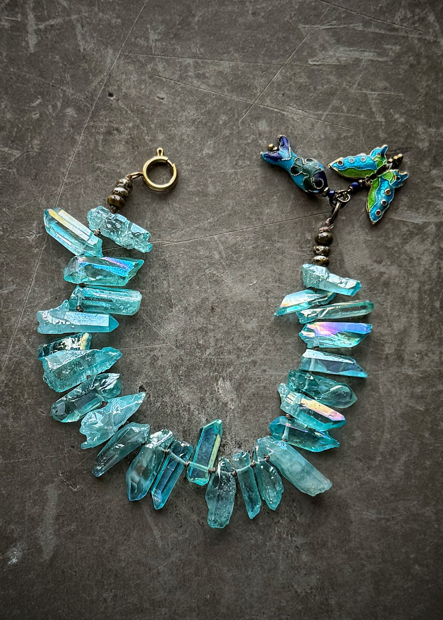 Bracciale Quarzo Aura con Charm Cloisonné – Fatto a Mano | Ebbijoux