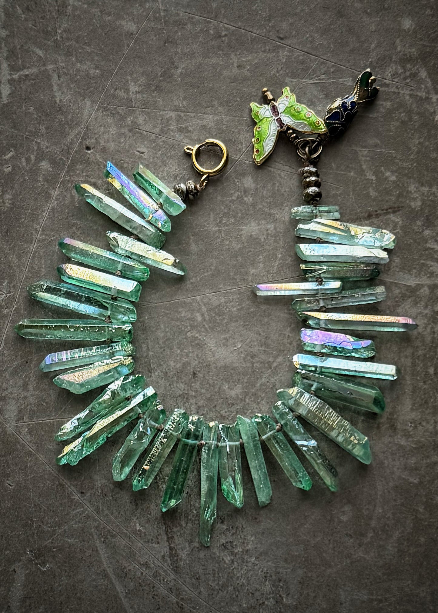 Bracciale Quarzo Aura con Charm Cloisonné – Fatto a Mano | Ebbijoux