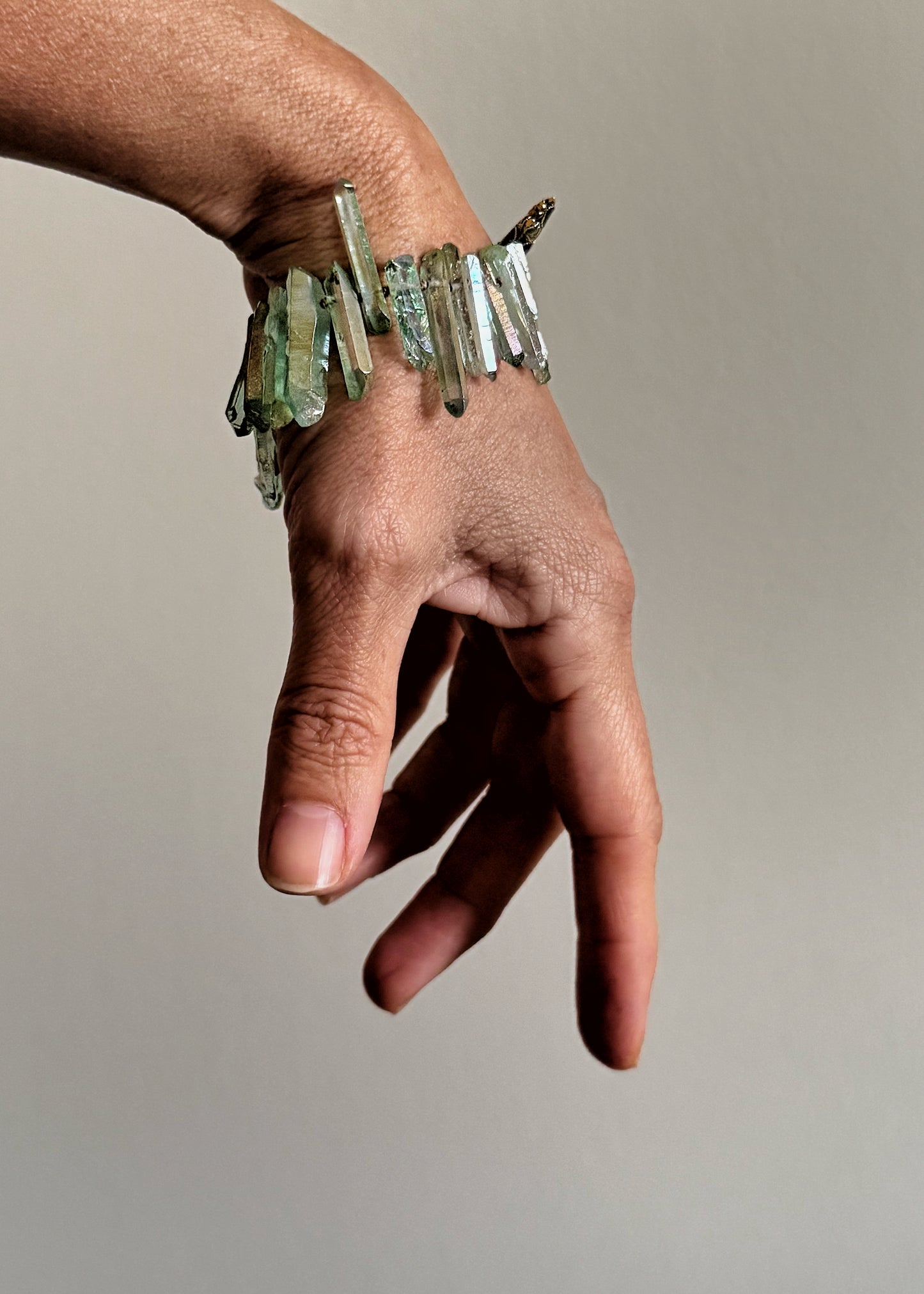 Bracciale Quarzo Aura con Charm Cloisonné – Fatto a Mano | Ebbijoux