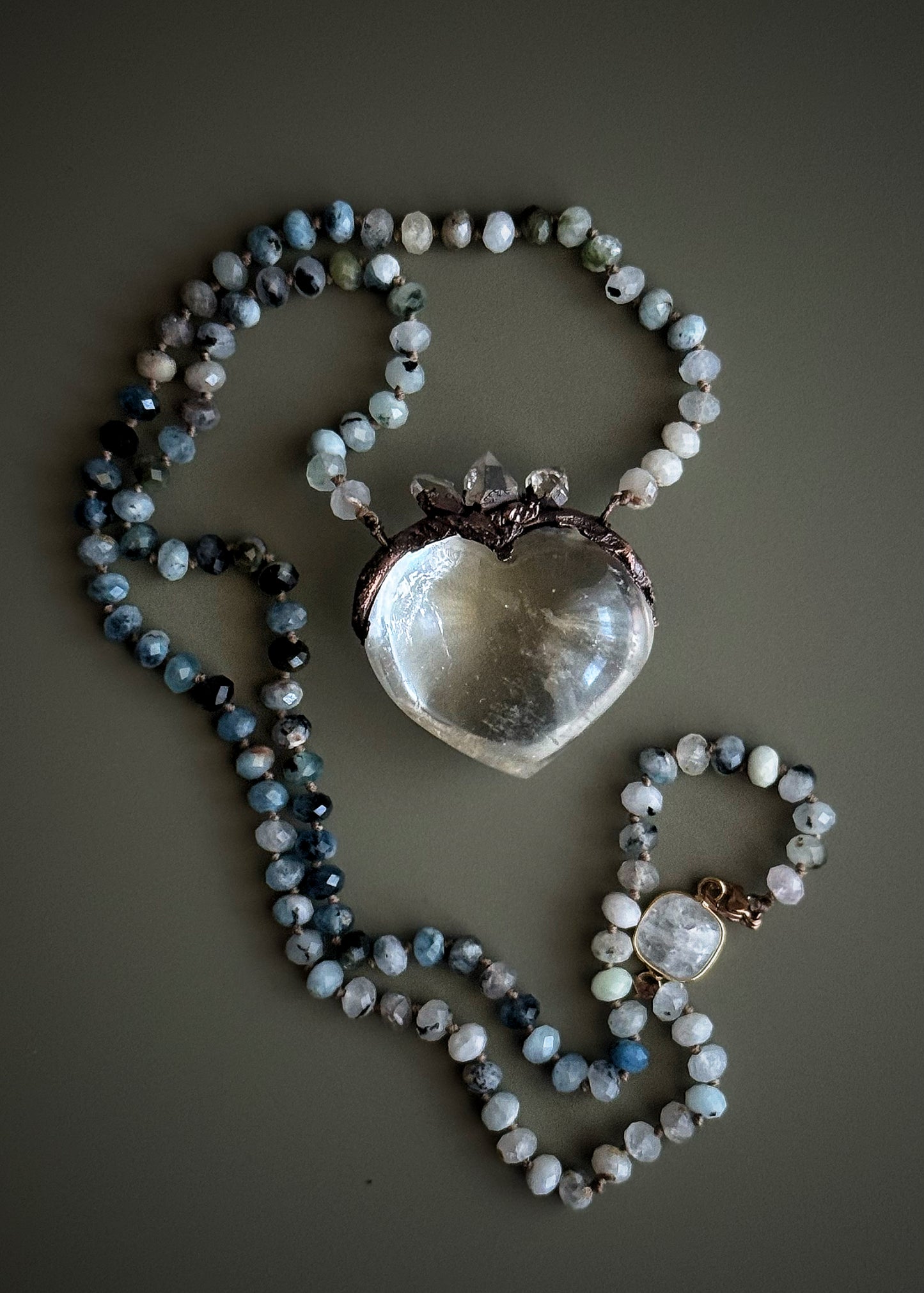 Collana artigianale in acquamarina e rame con ciondolo cuore – Ebbijoux