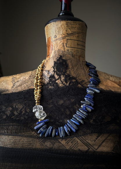 Asymmetrical necklace with Lapis Lazuli, Quartz and gilded Hematite – Mod. 14 Ebbijoux