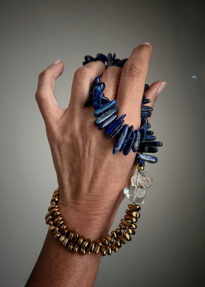 Asymmetrical necklace with Lapis Lazuli, Quartz and gilded Hematite – Mod. 14 Ebbijoux