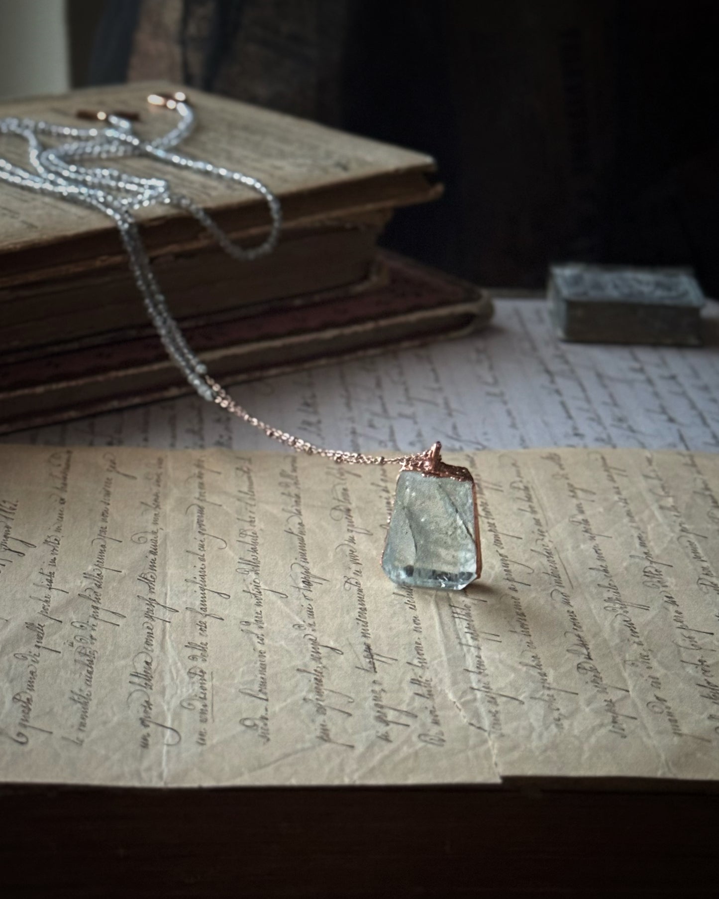 Collana lunga in Labradorite e ciondolo in Acquamarina