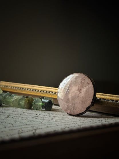 Anello Artigianale in Quarzo Rosa Rotondo – Misura 6 US