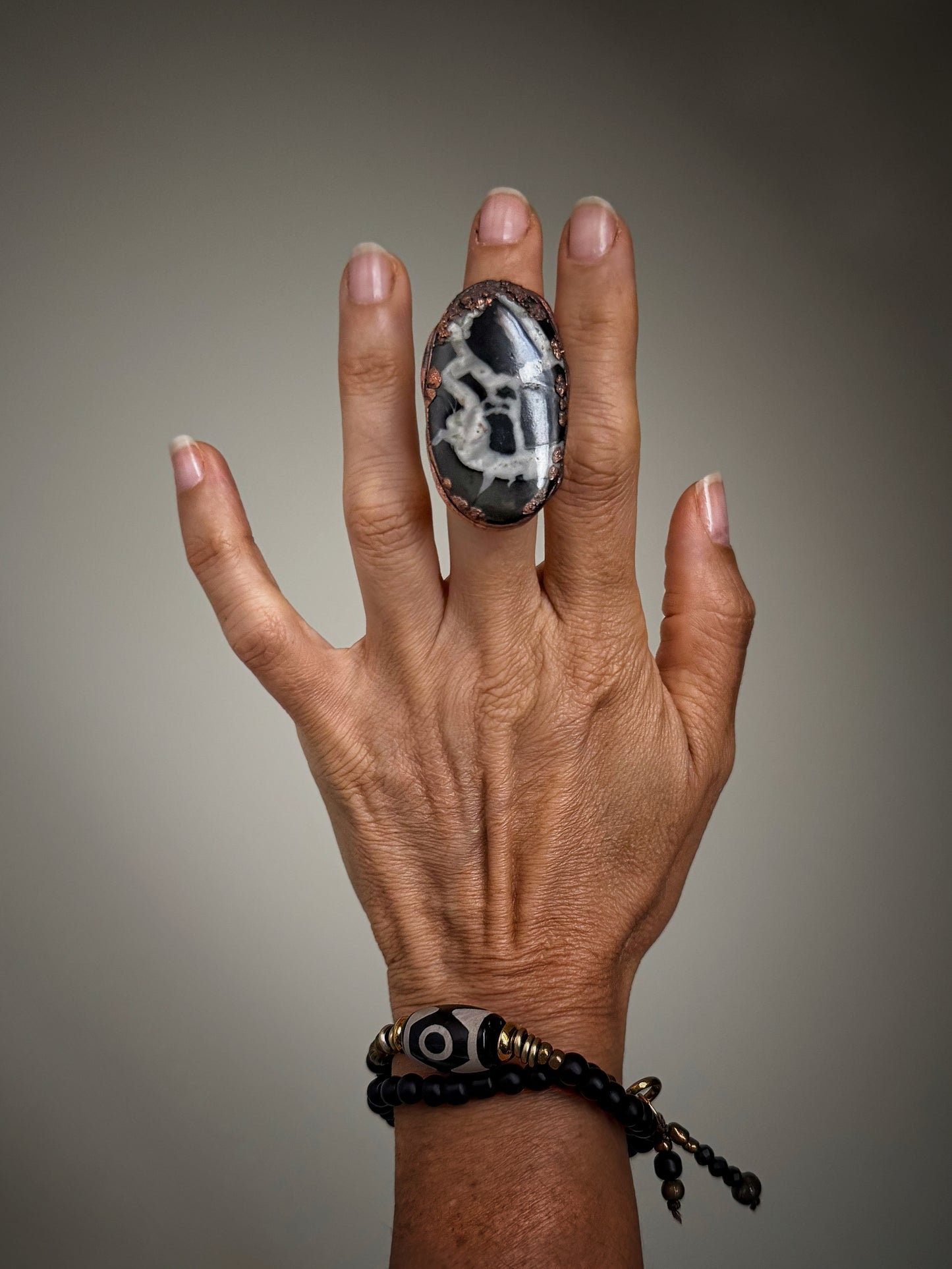 Anello indossato con Septaria Fossile naturale, misura 6 US – Ebbijoux