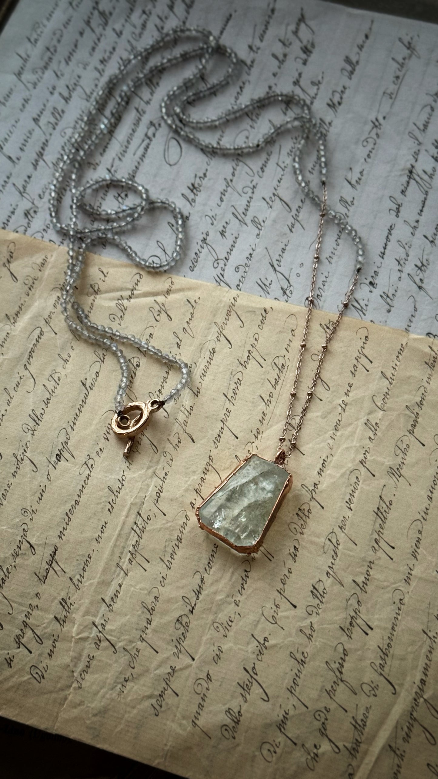 Collana lunga in Labradorite e ciondolo in Acquamarina