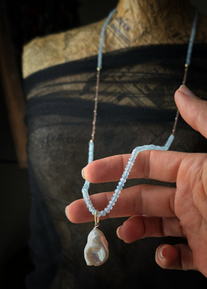 Long Necklace with Aquamarine and Baroque Pearl – Mod.31 | Ebbijoux