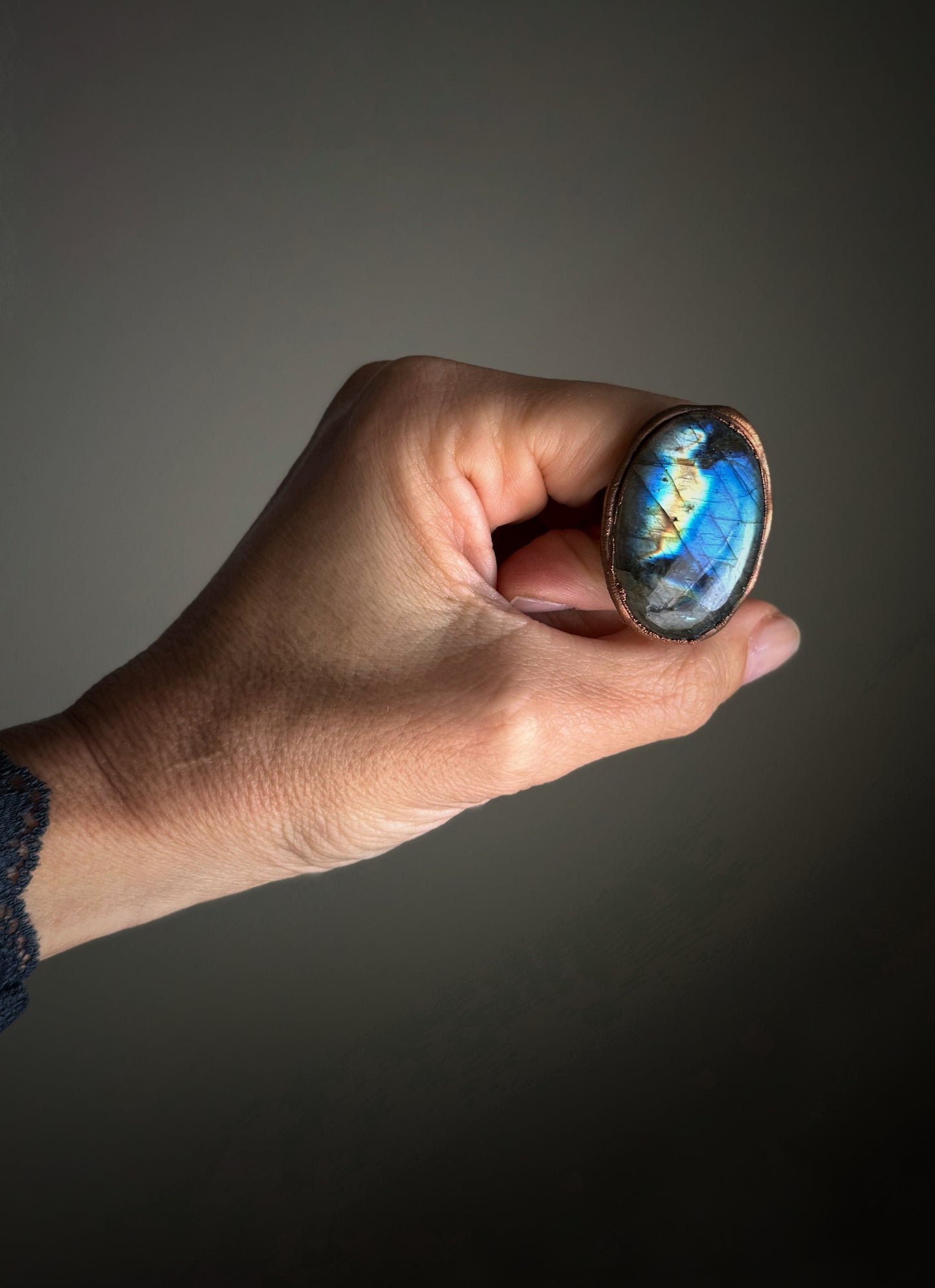 Anello Labradorite Blu Ovale - Gioiello in  Rame Misura 9 US (19mm)