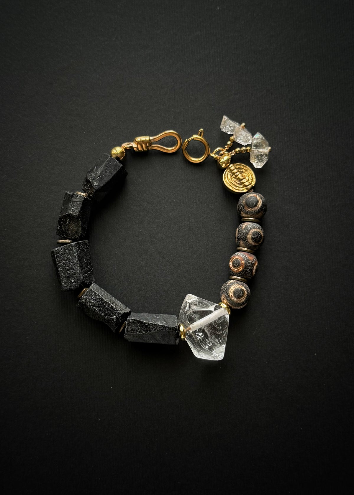 Handmade brass bracelet with raw black tourmaline, DZI agate and rock crystal — Ebbijoux Mod. 29