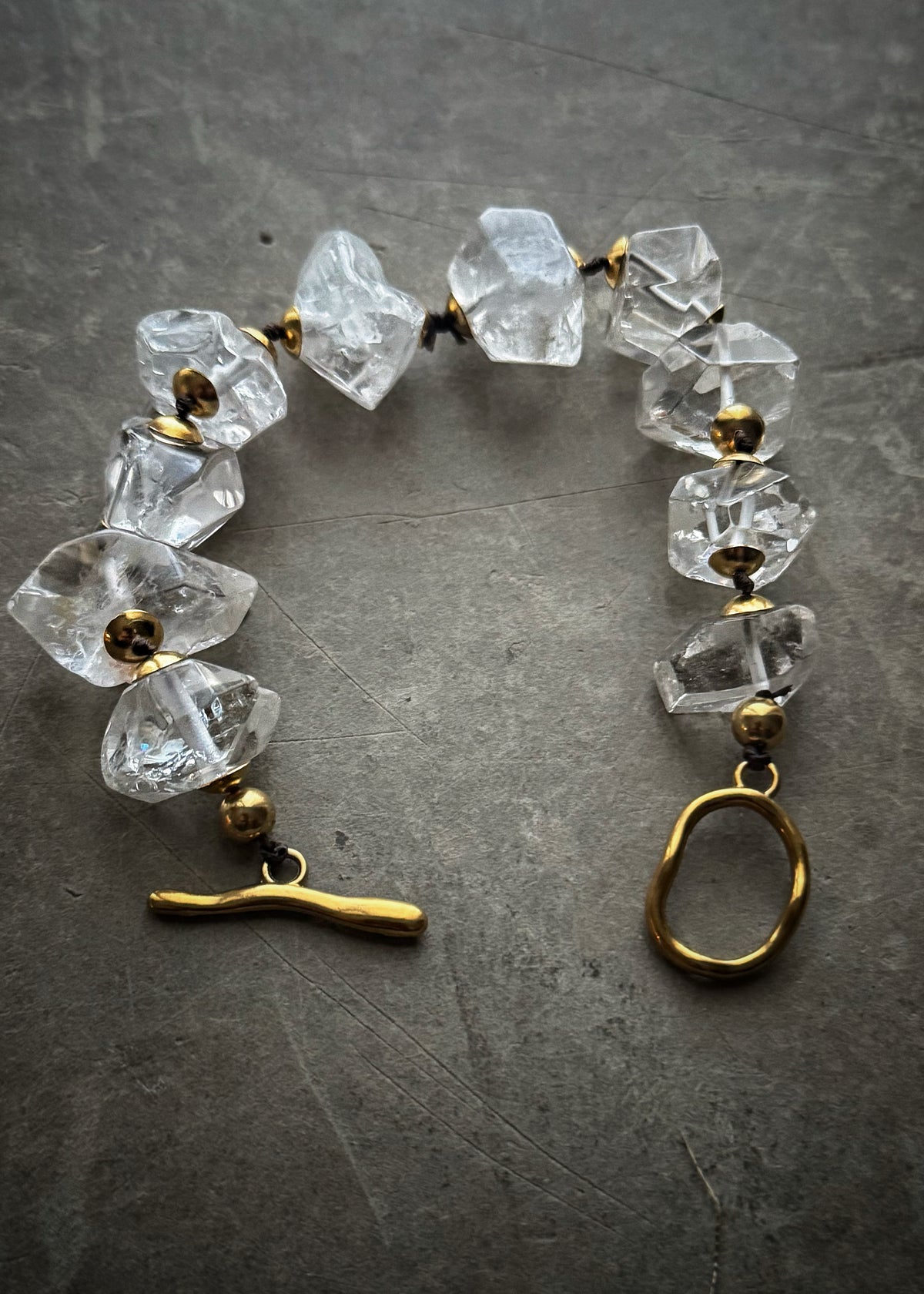 Bracelet with raw rock crystal - MOD.30