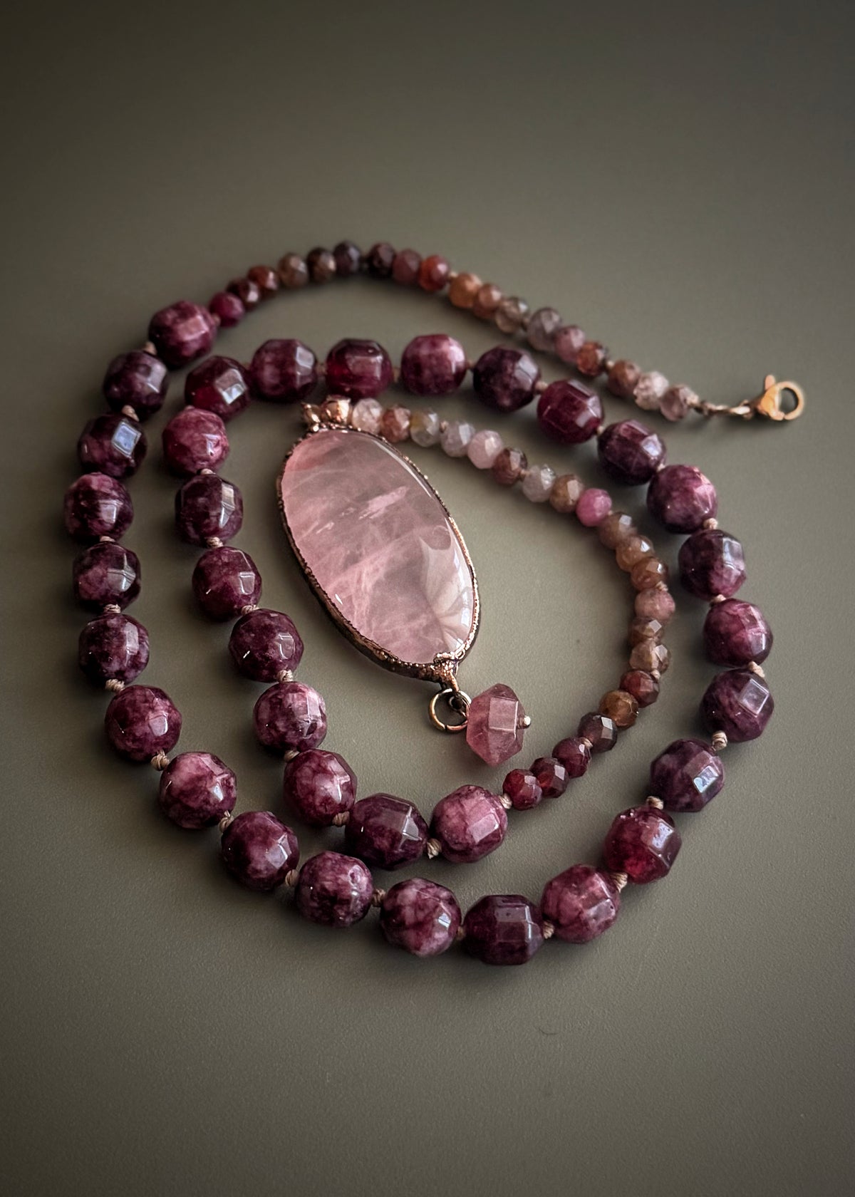 Collana Dolomite Burgundy e Quarzo Rosa