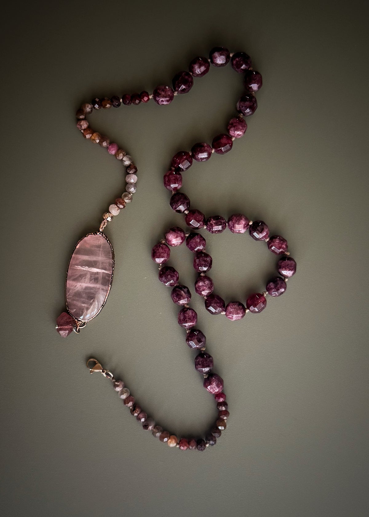 Collana Dolomite Burgundy e Quarzo Rosa