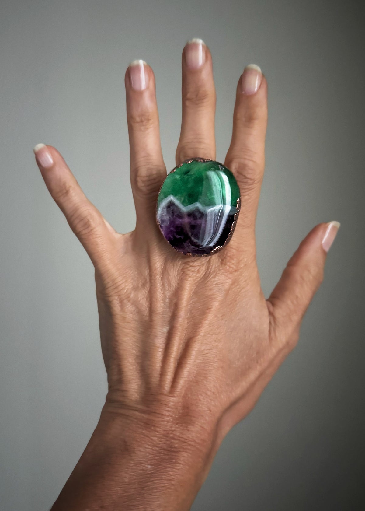 Anello in rame brunito con fluorite, misure 8-9-10–11 US